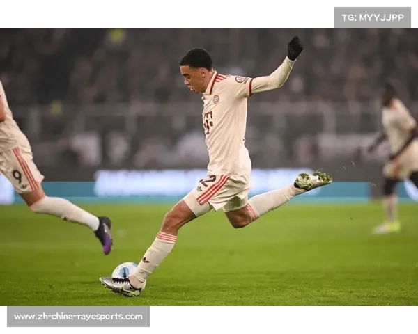 凯恩世界波破门，拜仁前锋展现顶级终结能力与战术适应性